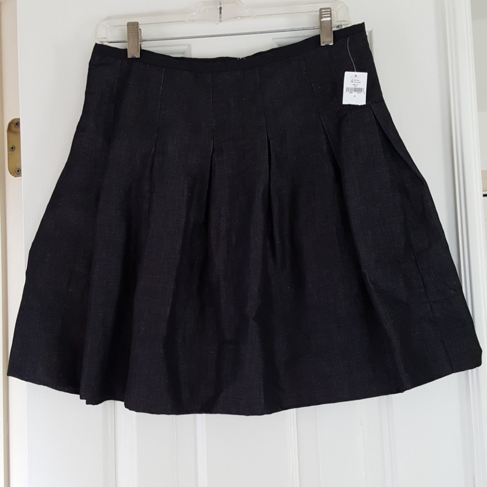 GAP pleated skirt, NWT, black linen blend, size 4